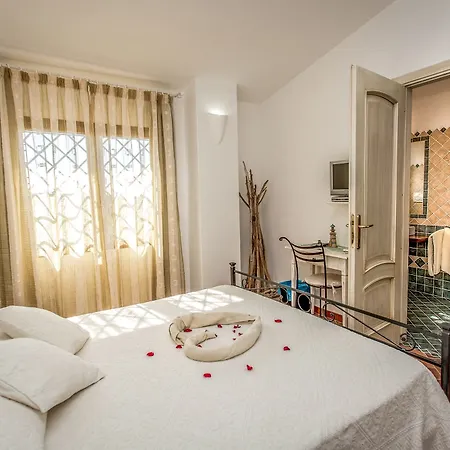 Bed and Breakfast Dolce Luna Arzachena Exterior foto